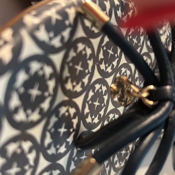 COPY - Women’s 10.5 Kate Spade, navy/white, sandals w charm - Picture 8 of 8